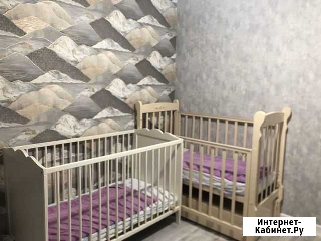 Продам 2 кроватки, белая от IKEA брали за 5 без ма Махачкала - изображение 1