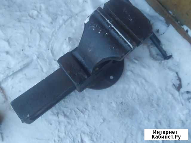 Тиски слесарные, чугунные 140 мм, СССР Хабаровск - изображение 1