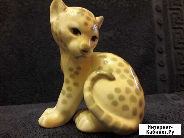 Статуэтка. Леопард. лфз. Фарфор СССР. 10,5х10,5х6 Жуковский - изображение 1