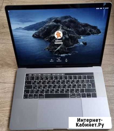 Macbook Pro 15 2018 Рст в идеале 4гб AMD Radion Pr Волгоград - изображение 1