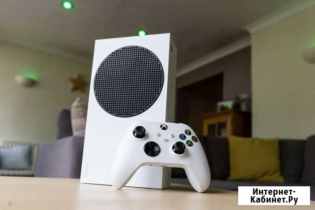 Приставка Xbox series s +game pass ultimate 8 мес Ялта - изображение 1