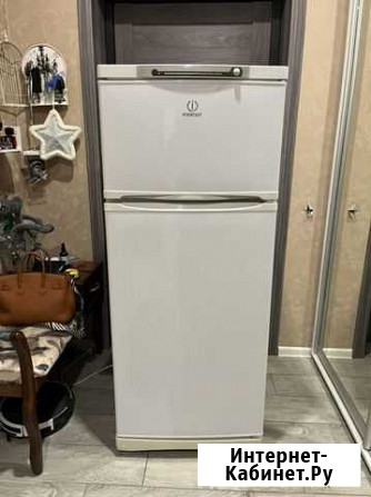 Холодильник indesit 150 см Феодосия - изображение 1