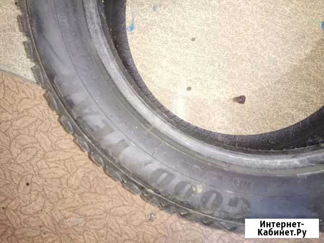 Goodyear 215/55 R17 Орск - изображение 1