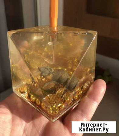 Подарок Золотой куб Держатель для ручки Краснодар - изображение 1