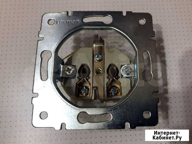 3 новых розетки. Цена за всё Красноярск - изображение 1