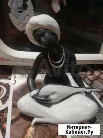 Фарфоровая статуэтка Ярославль