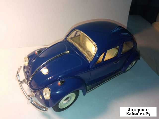 Машинка коллекционная 1:18 Volkswagen Beetle 1967 Санкт-Петербург - изображение 1