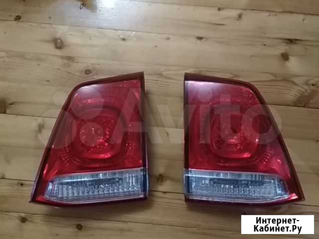 Задние стопы на багажник Toyota Land cruiser 200 Дербент - изображение 1