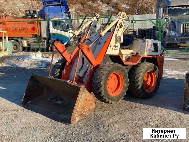 Фронтальный погрузчик Komatsu SK07, 2015 Владивосток - изображение 1