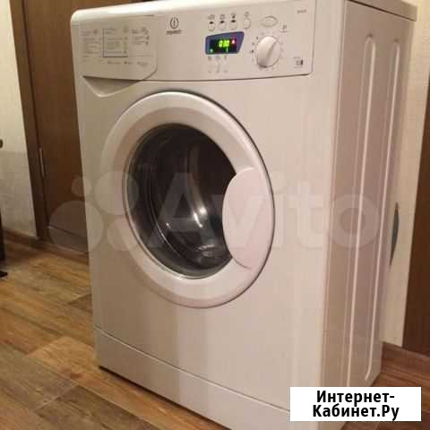 Indesit 4,5кг/1000об узкая 42см отличное состояние Ижевск - изображение 1