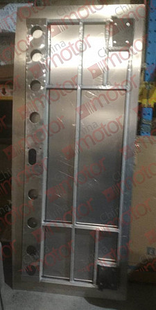 Крышка отсека моторного Golden Dragon XML6127JR задняя в Москве Москва - изображение 1