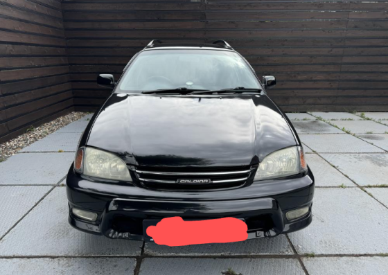 Toyota Caldina 2001 года Красноярск