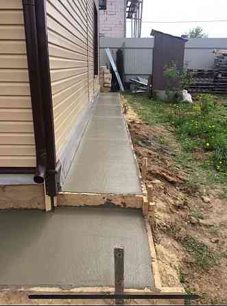 Ремонт старых домов поднятие дома Луга