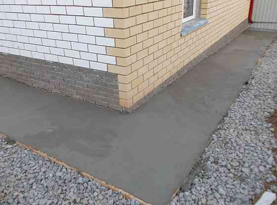 Ремонт старых домов поднятие дома Луга