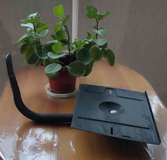 Подставка настенная (полка)под телевизор 25х35см поворотная Красноярск