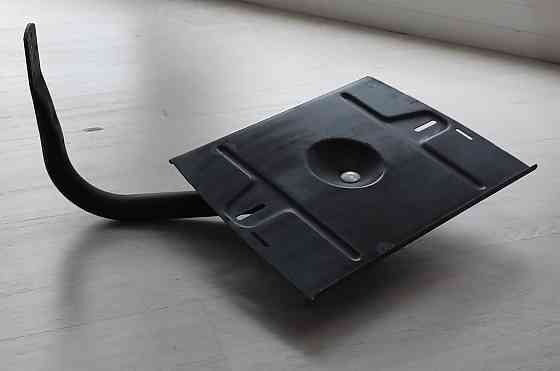 Подставка настенная (полка)под телевизор 25х35см поворотная Красноярск