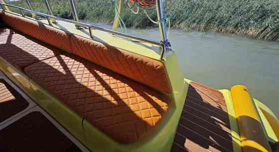 Катамаран Кайман-800 бизнес 2 этажа до 40 человек Ставрополь