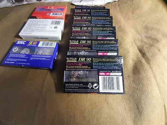 Аудиокассеты новые. 9 штук. Запечатанные Челябинск